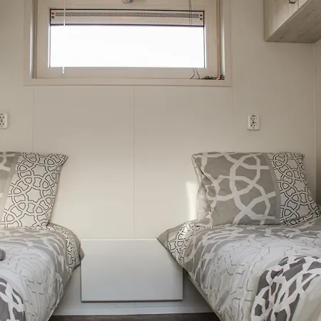 Cozy Ship In Aalsmeer With Wifi 船屋 阿斯米尔