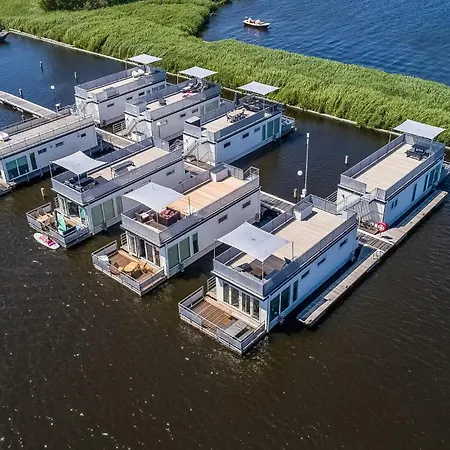 Cozy Ship In Aalsmeer With Wifi 阿斯米尔