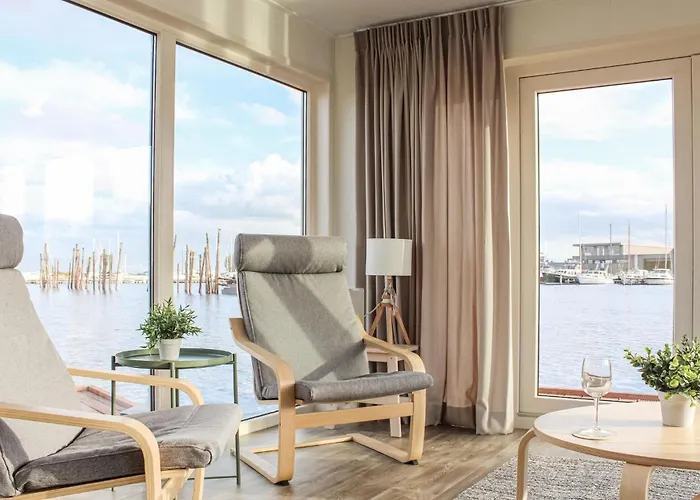 Cozy Ship In With Wifi 4*