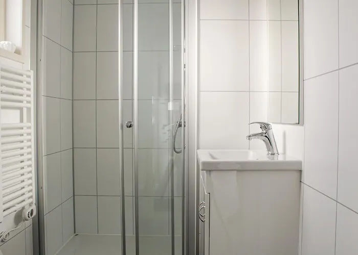 Cozy Ship In With Wifi Aalsmeer